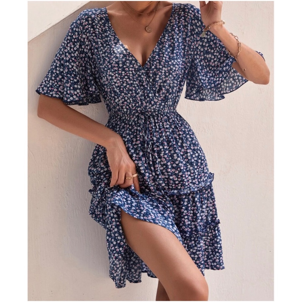 Boho Ditsy Floral Butterfly Sleeve Mini Dress - Picture 6 of 10